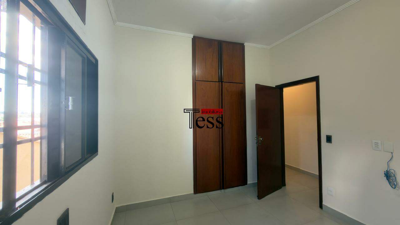 Casa com 4 quartos à venda, 360m² — foto 17 de 30