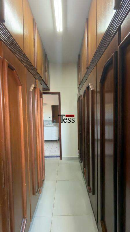 Casa com 4 quartos à venda, 360m² — foto 14 de 30