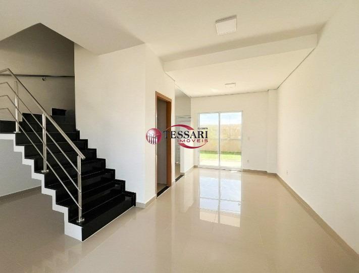 Casa de Condomínio com 3 quartos para aluguel, 92m² — foto 2 de 8