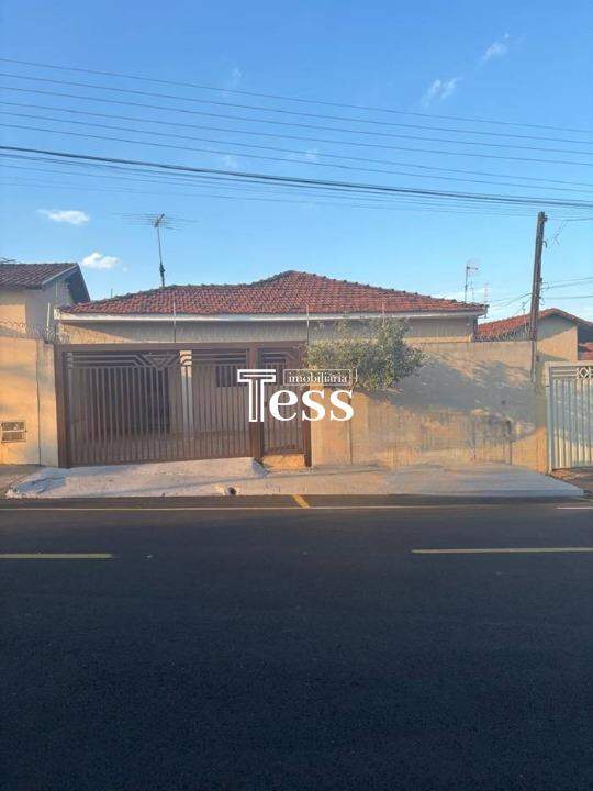 Casa com 3 quartos para aluguel, 90m² — foto 1 de 15