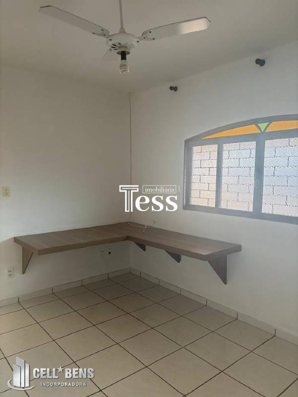 Casa com 3 quartos para aluguel, 90m² — foto 3 de 15