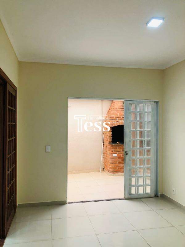 Casa com 3 quartos para aluguel, 166m² — foto 9 de 24