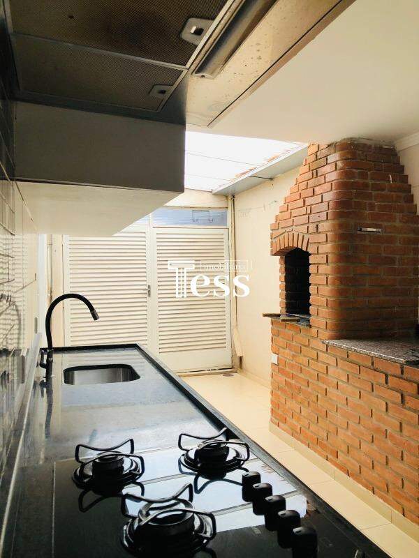 Casa com 3 quartos para aluguel, 166m² — foto 12 de 24