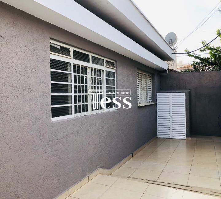 Casa com 3 quartos para aluguel, 166m² — foto 2 de 24