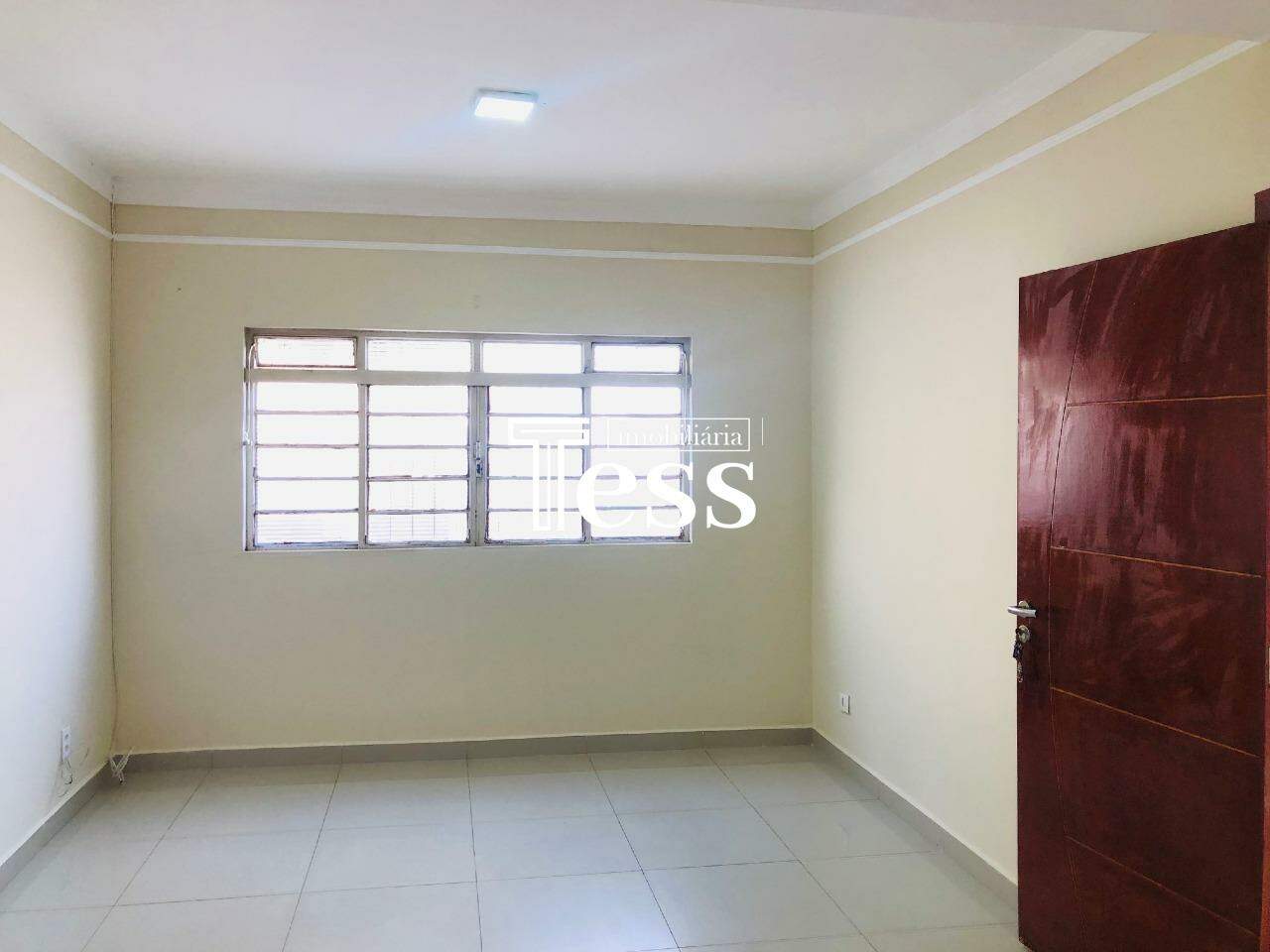 Casa com 3 quartos para aluguel, 166m² — foto 4 de 24