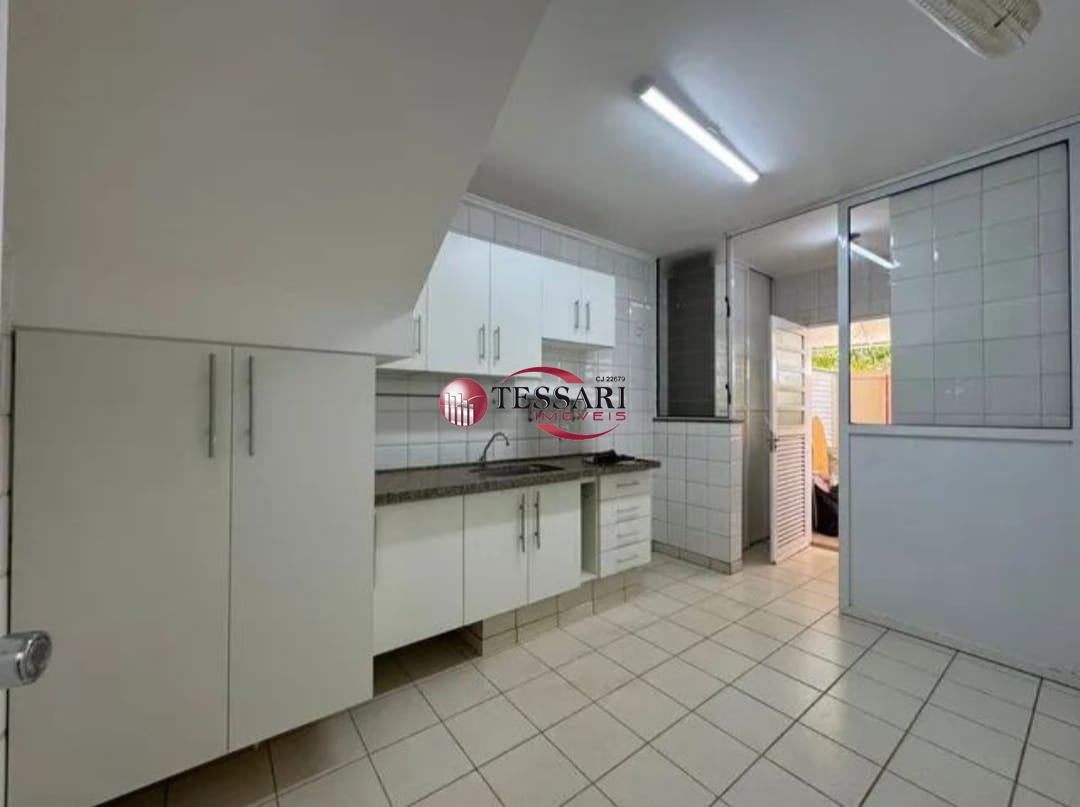 Casa de Condomínio com 3 quartos para aluguel, 137m² — foto 4 de 11