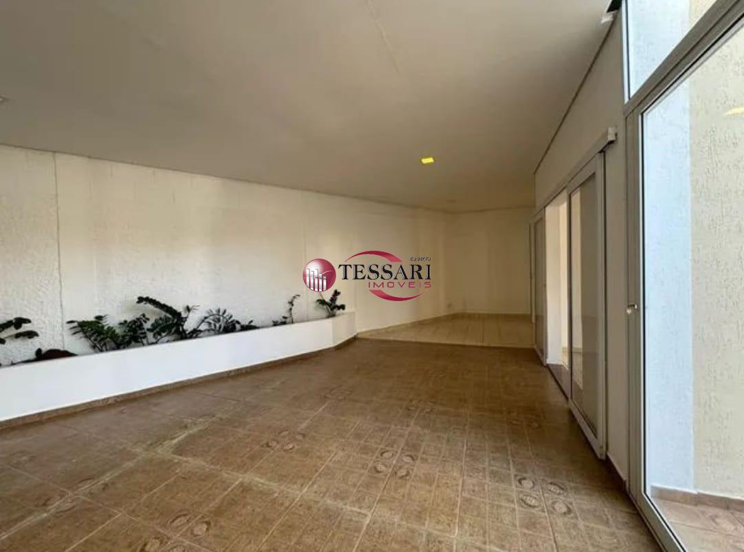 Casa de Condomínio com 3 quartos para aluguel, 137m² — foto 3 de 11