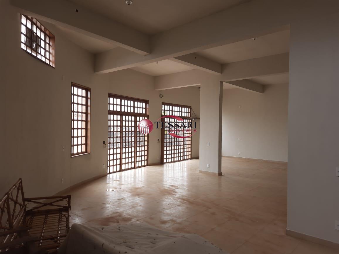 Loja / Salão / Ponto Comercial para aluguel, 180m² — foto 2 de 10
