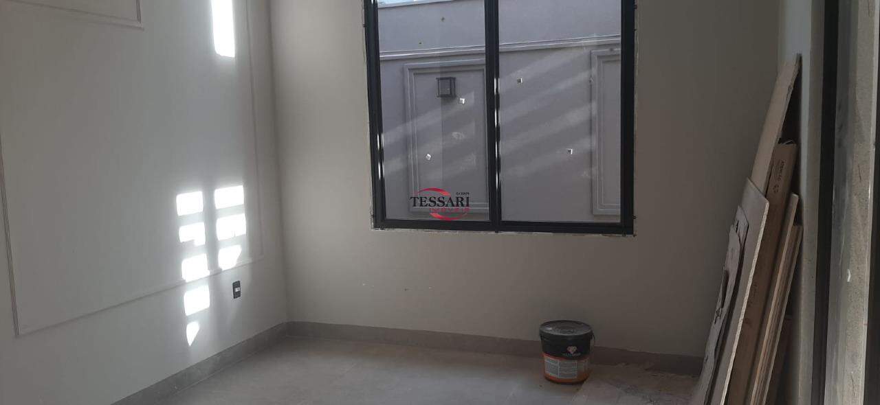 Casa de Condomínio com 3 quartos à venda, 224m² — foto 2 de 30