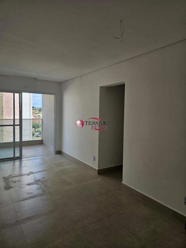 Apartamento com 3 quartos à venda, 81m² — foto 3 de 10