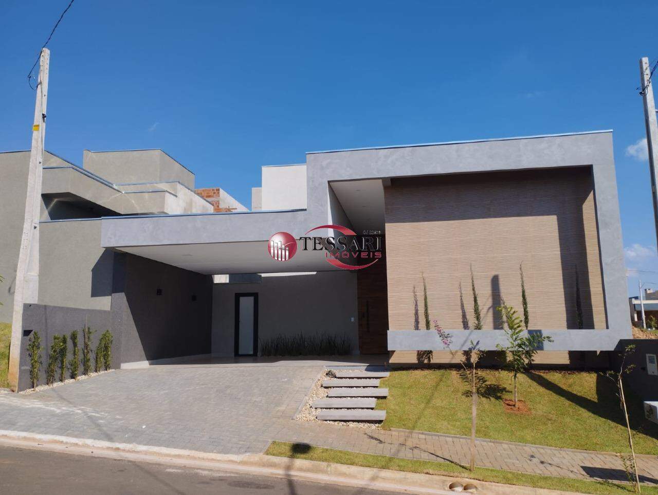 Casa de Condomínio com 3 quartos para aluguel, 170m² — foto 1 de 26