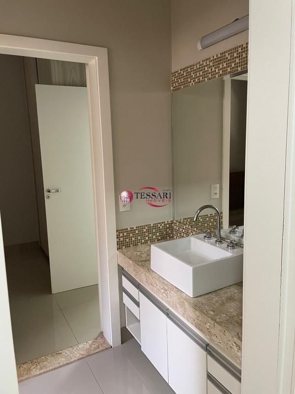 Casa de Condomínio com 4 quartos à venda, 270m² — foto 24 de 29