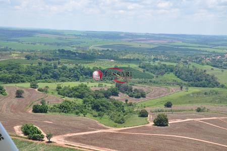 Terreno / Lote / Condomínio à venda, 450m² — foto 3 de 6