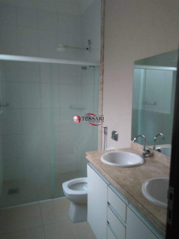 Casa de Condomínio com 3 quartos para aluguel, 180m² — foto 26 de 28
