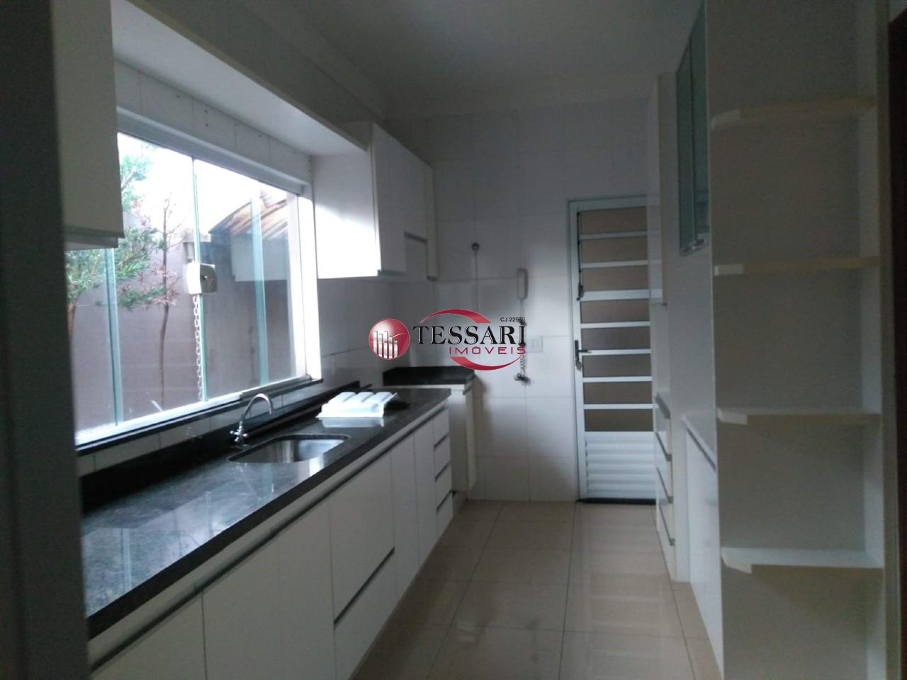 Casa de Condomínio com 3 quartos para aluguel, 180m² — foto 8 de 28