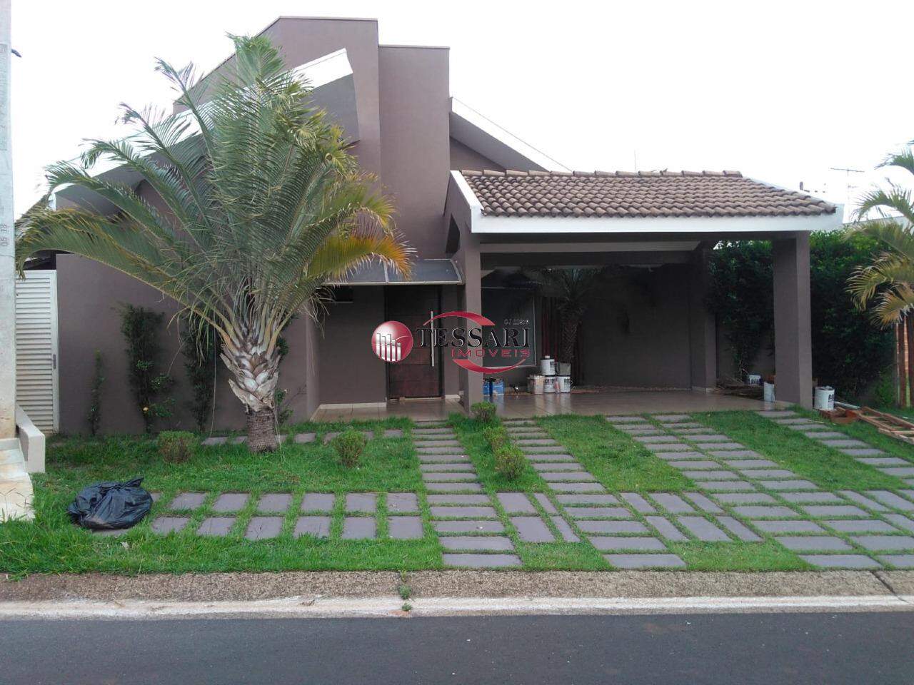 Casa de Condomínio com 3 quartos para aluguel, 180m² — foto 1 de 28