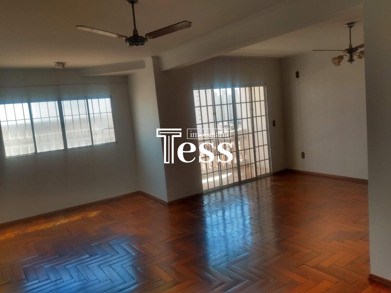 Apartamento com 4 quartos à venda, 123m² — foto 2 de 19
