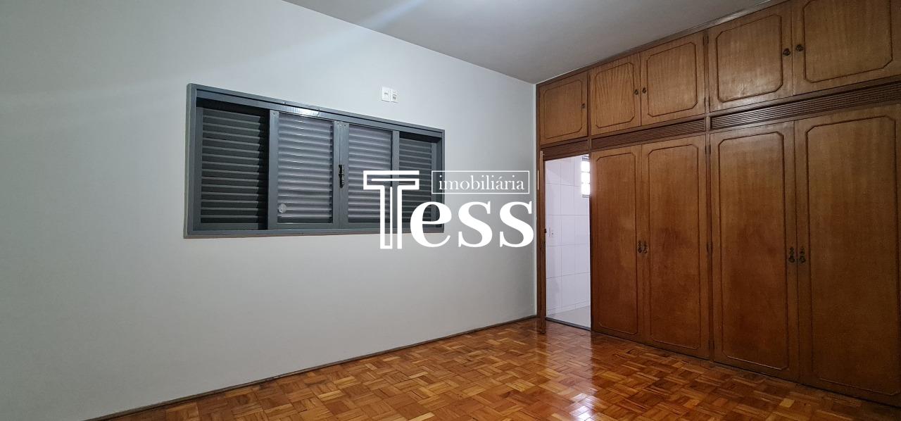 Casa com 4 quartos para aluguel, 200m² — foto 14 de 29
