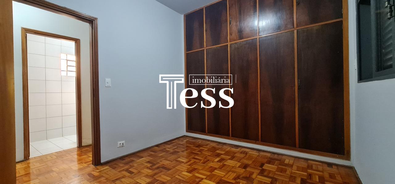 Casa com 4 quartos para aluguel, 200m² — foto 9 de 29
