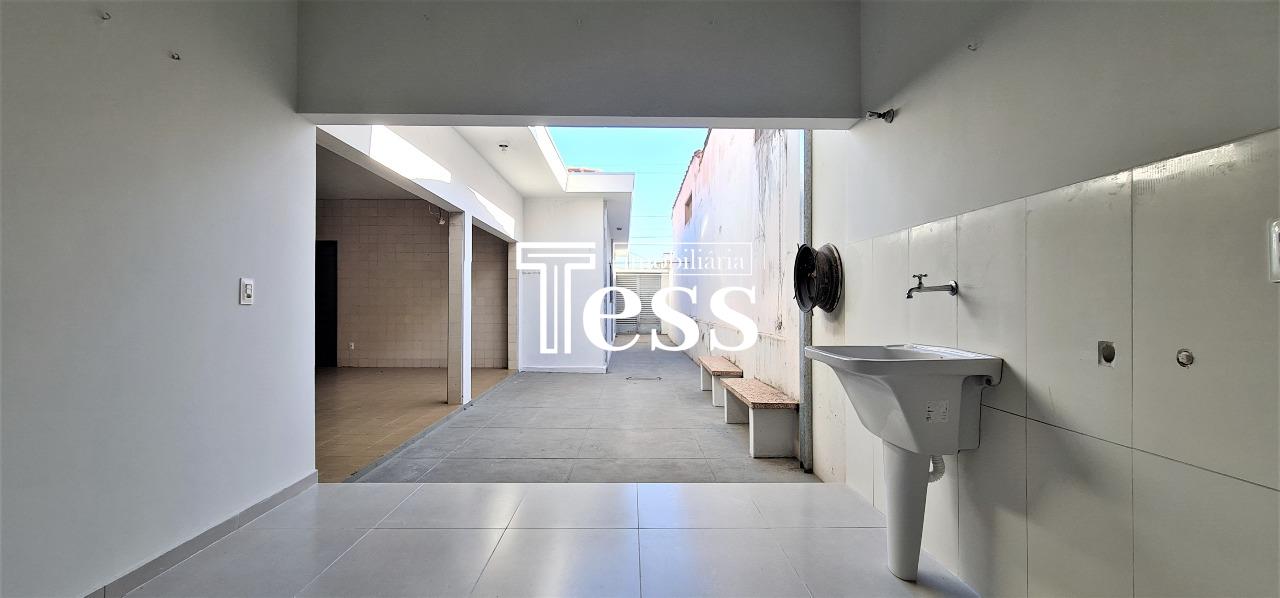 Casa com 4 quartos para aluguel, 200m² — foto 25 de 29