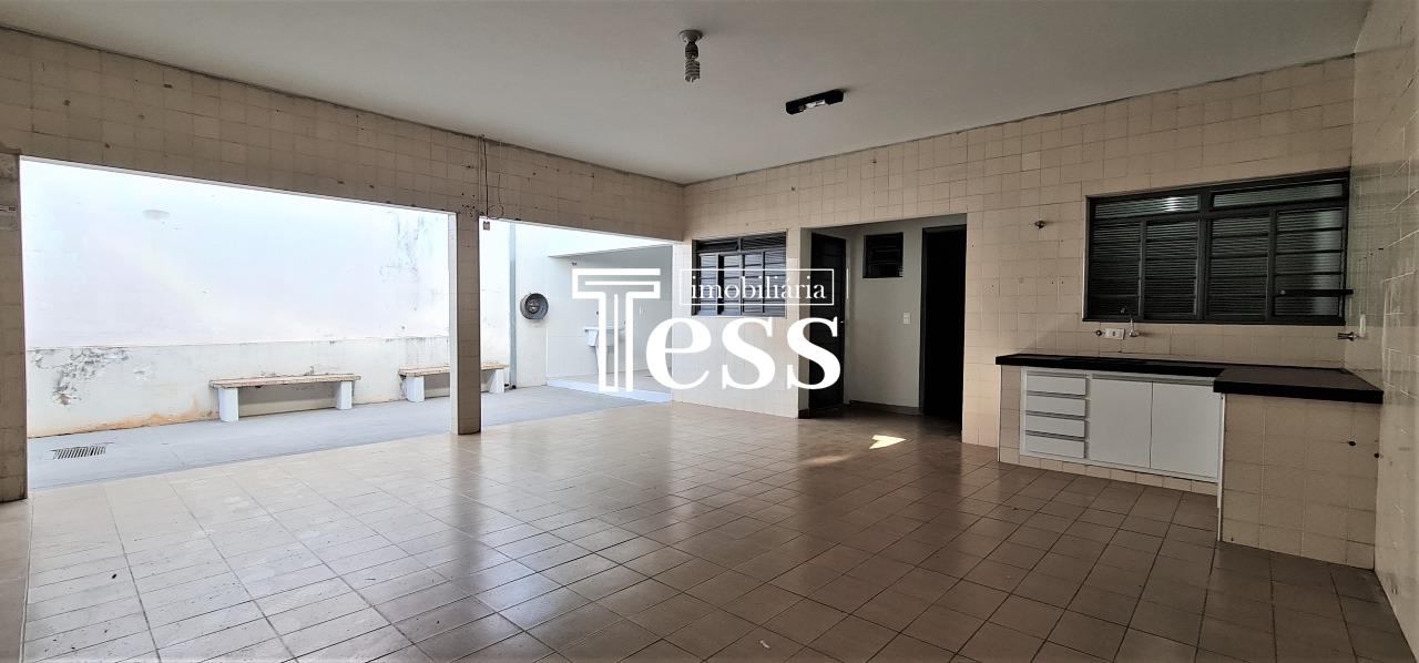 Casa com 4 quartos para aluguel, 200m² — foto 23 de 29
