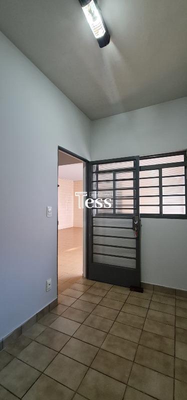 Casa com 4 quartos para aluguel, 200m² — foto 26 de 29