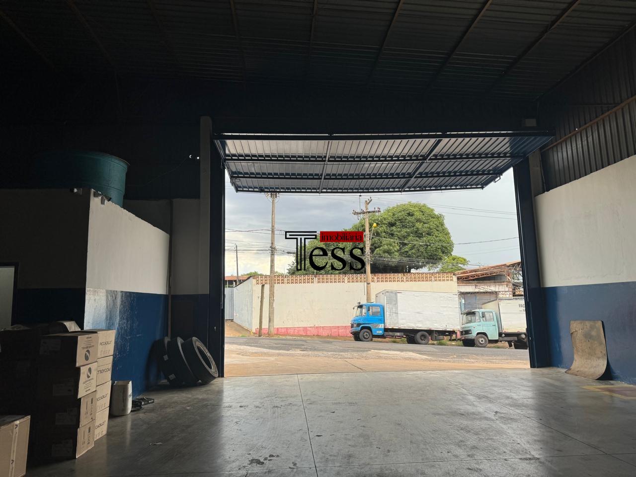 Loja / Salão / Ponto Comercial para aluguel, 512m² — foto 2 de 16