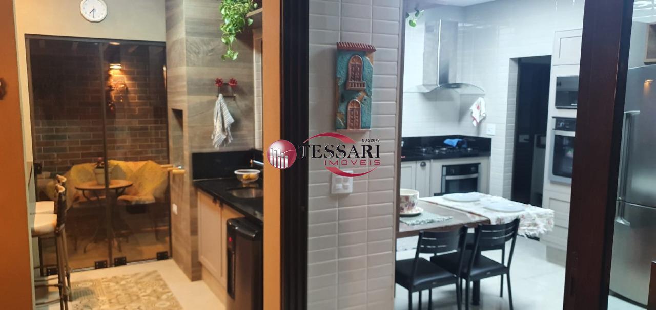 Casa de Condomínio com 3 quartos à venda, 300m² — foto 17 de 18