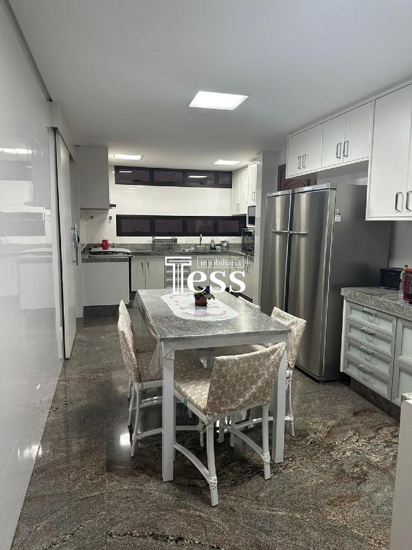 Apartamento com 3 quartos à venda, 200m² — foto 9 de 30
