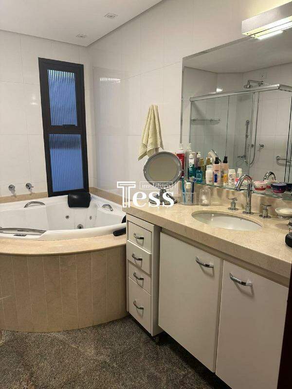 Apartamento com 3 quartos à venda, 200m² — foto 22 de 30
