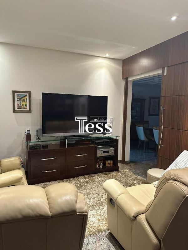 Apartamento com 3 quartos à venda, 200m² — foto 2 de 30