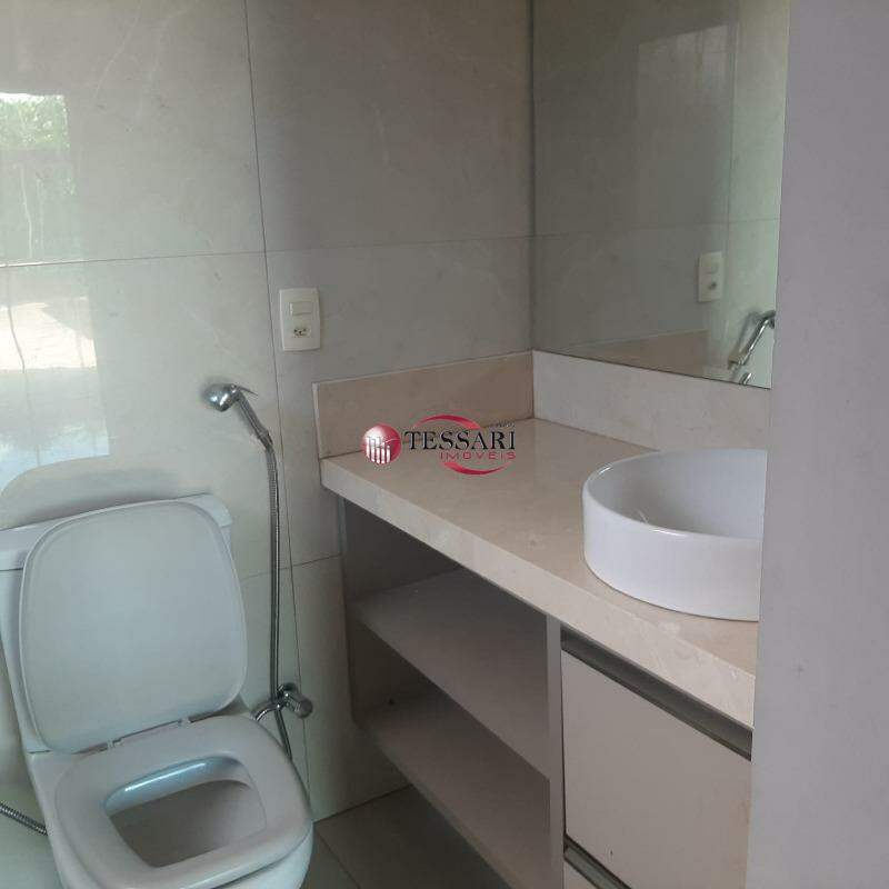 Casa com 3 quartos à venda, 280m² — foto 13 de 19