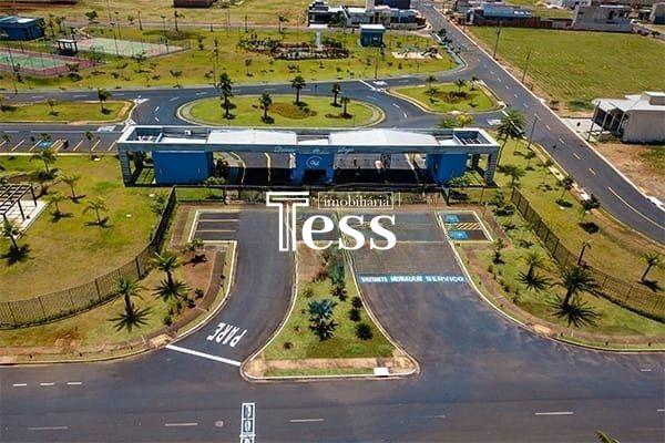 Terreno / Lote / Condomínio à venda, 372m² — foto 1 de 2