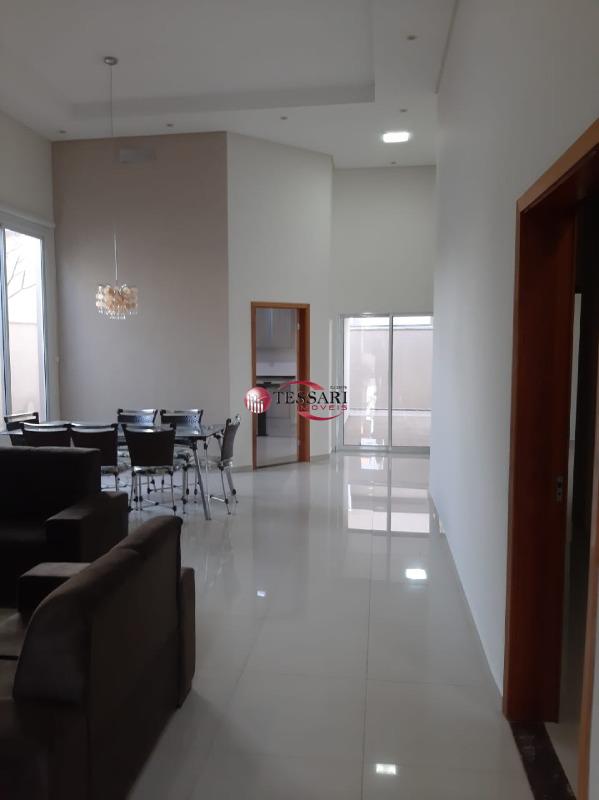 Casa de Condomínio com 3 quartos à venda, 230m² — foto 2 de 21