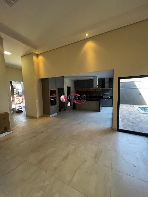 Casa de Condomínio com 3 quartos à venda, 230m² — foto 4 de 9