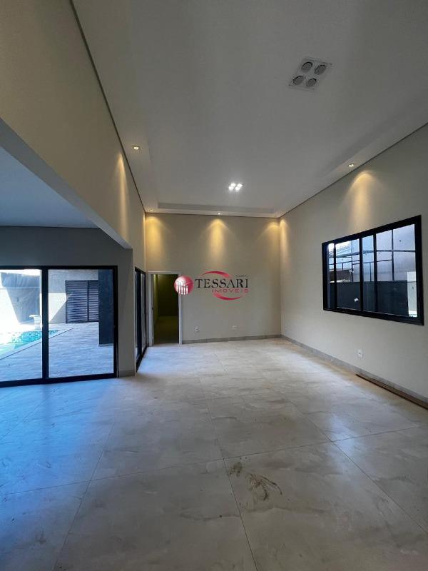 Casa de Condomínio com 3 quartos à venda, 230m² — foto 3 de 9