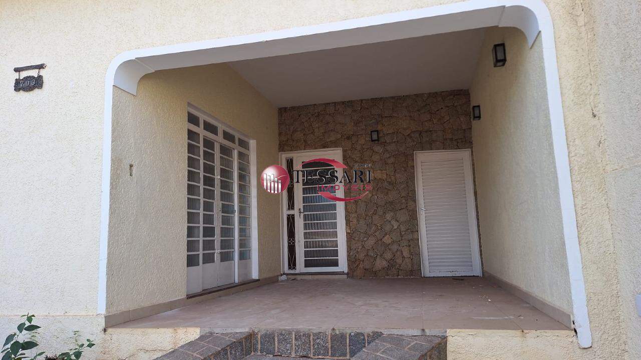 Imóvel Comercial com 3 quartos para aluguel, 220m² — foto 3 de 20