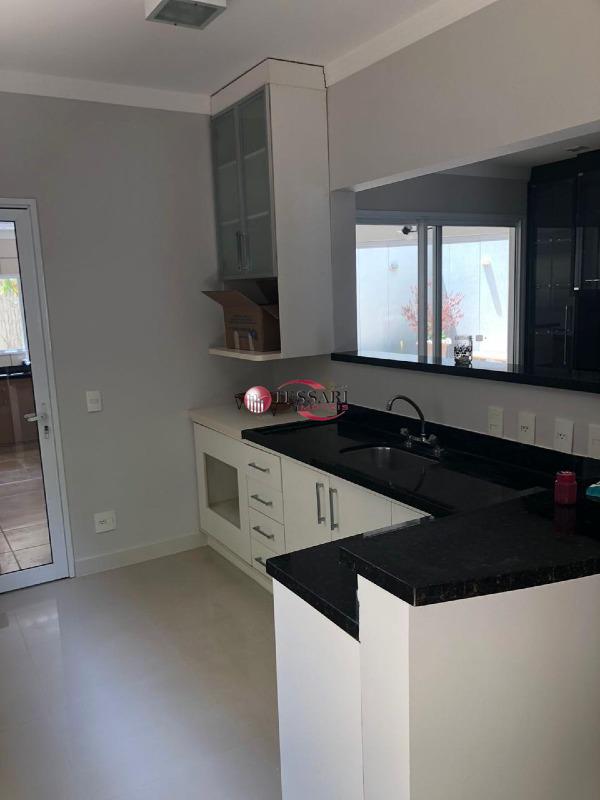 Casa de Condomínio com 3 quartos à venda, 200m² — foto 14 de 26