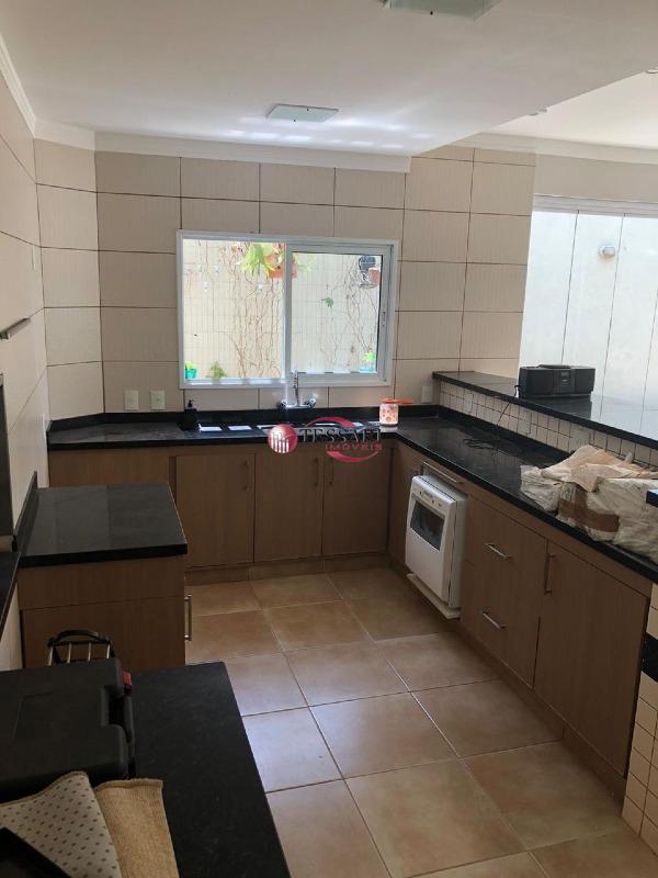 Casa de Condomínio com 3 quartos à venda, 200m² — foto 10 de 26