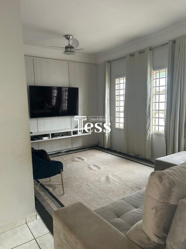 Casa com 3 quartos à venda, 220m² — foto 3 de 25