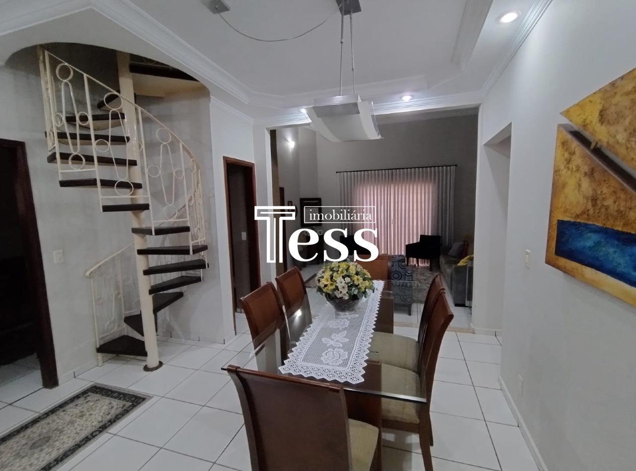 Casa com 3 quartos à venda, 218m² — foto 4 de 28