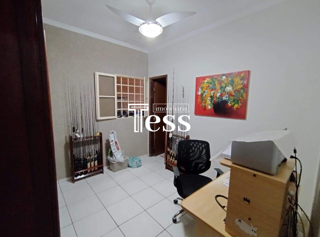 Casa com 3 quartos à venda, 218m² — foto 14 de 28