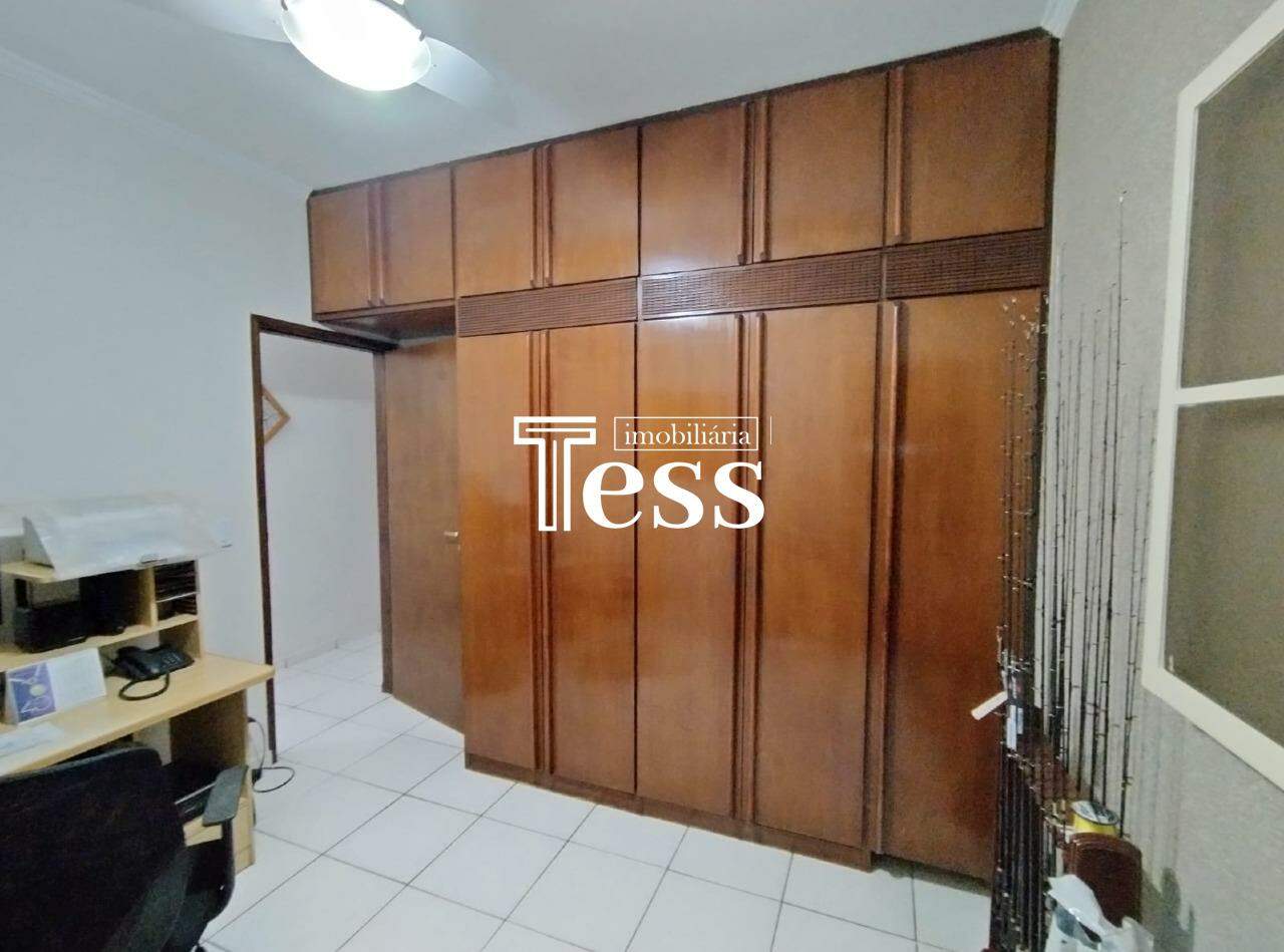 Casa com 3 quartos à venda, 218m² — foto 13 de 28
