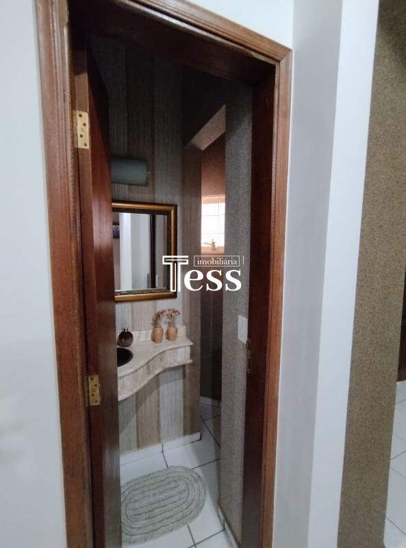 Casa com 3 quartos à venda, 218m² — foto 22 de 28