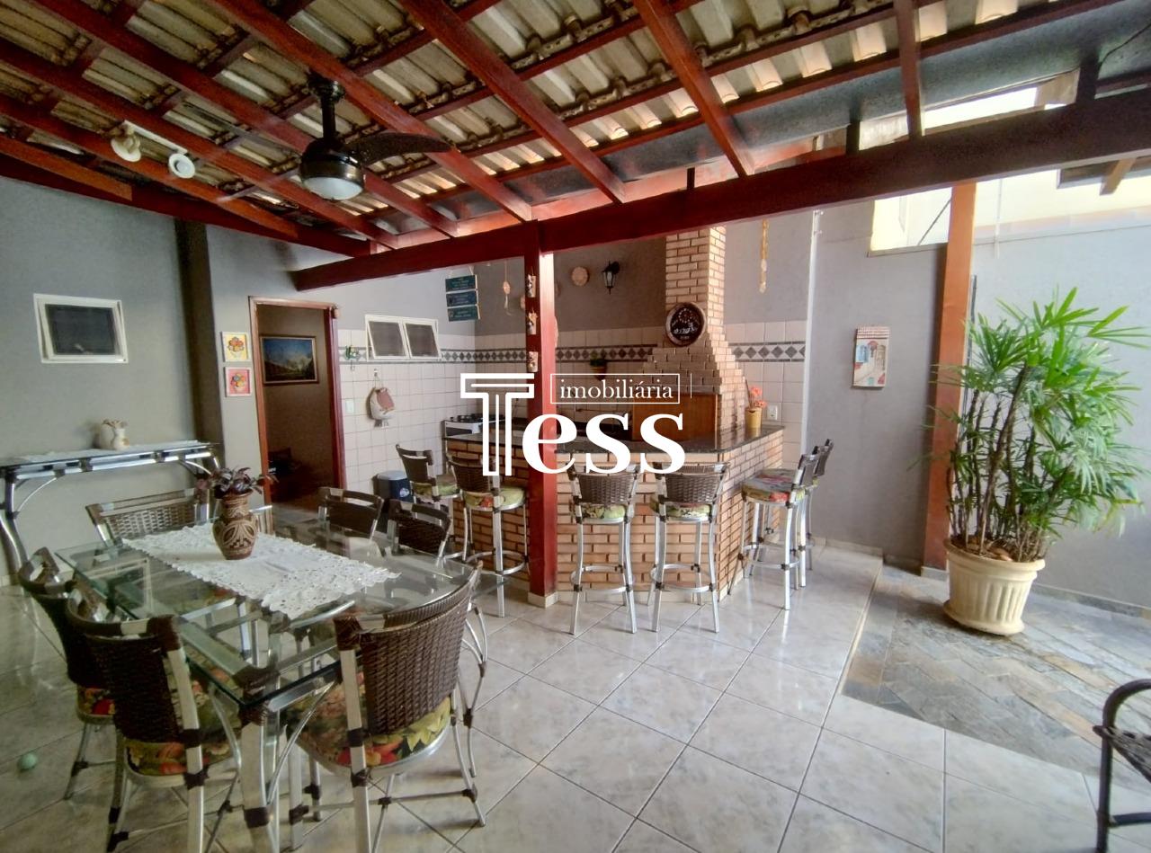 Casa com 3 quartos à venda, 218m² — foto 15 de 28