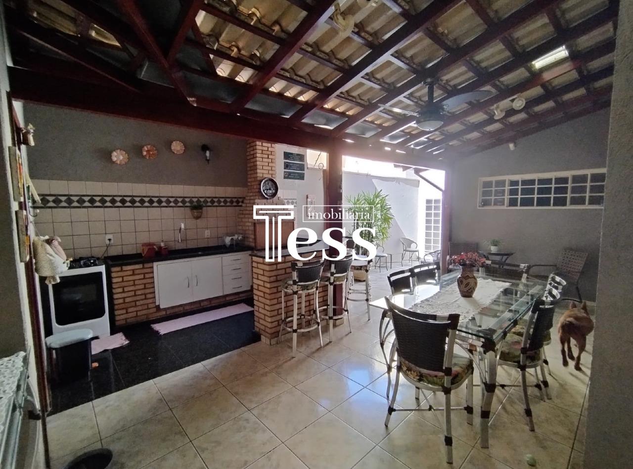Casa com 3 quartos à venda, 218m² — foto 16 de 28