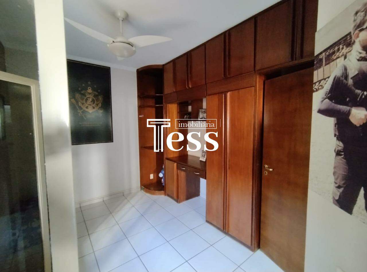 Casa com 3 quartos à venda, 218m² — foto 12 de 28
