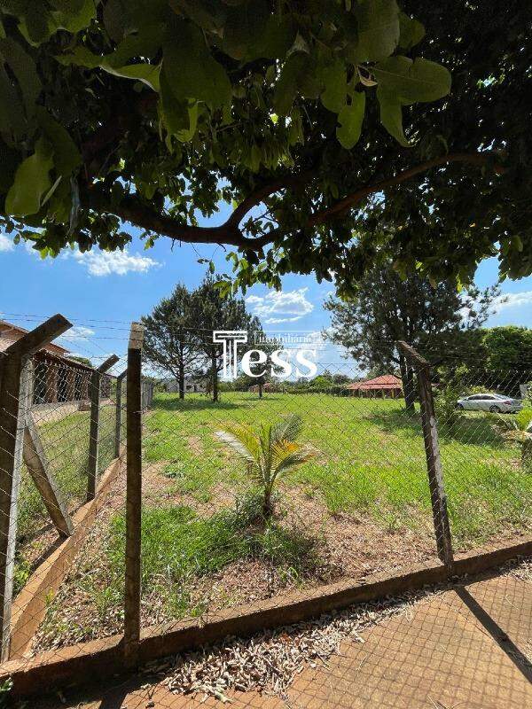 Terreno / Lote / Condomínio à venda, 3840m² — foto 3 de 8