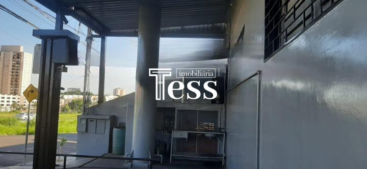 Loja / Salão / Ponto Comercial à venda, 705m² — foto 2 de 4