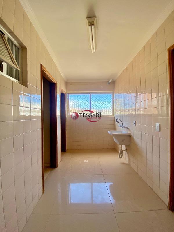 Apartamento com 3 quartos para aluguel, 260m² — foto 8 de 23